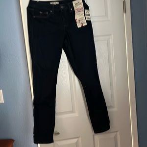 17/21 stretch denim NWT